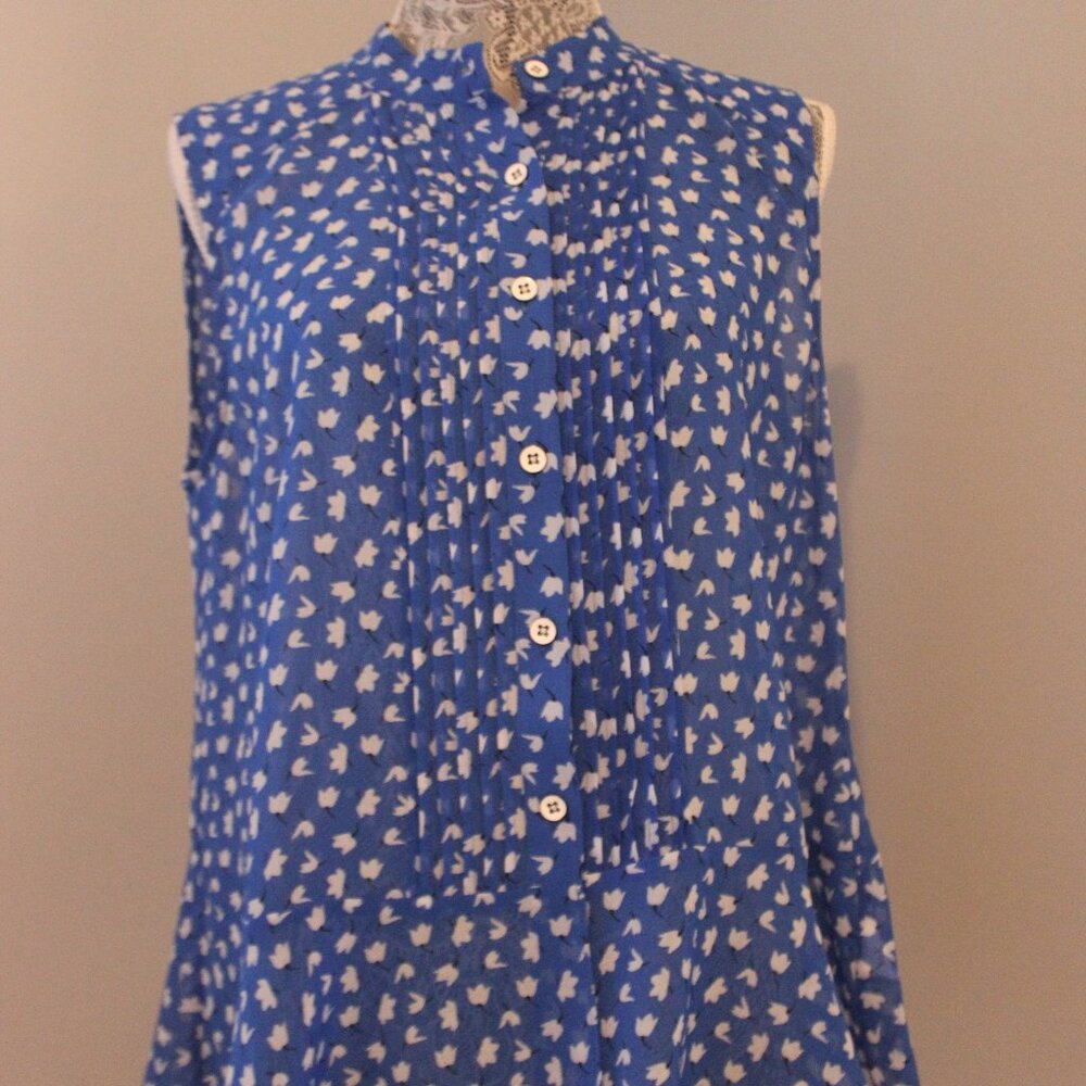 CAbi Blue Floral Blouse - White Petal Pleat Tank Top Peplum Sleeveless